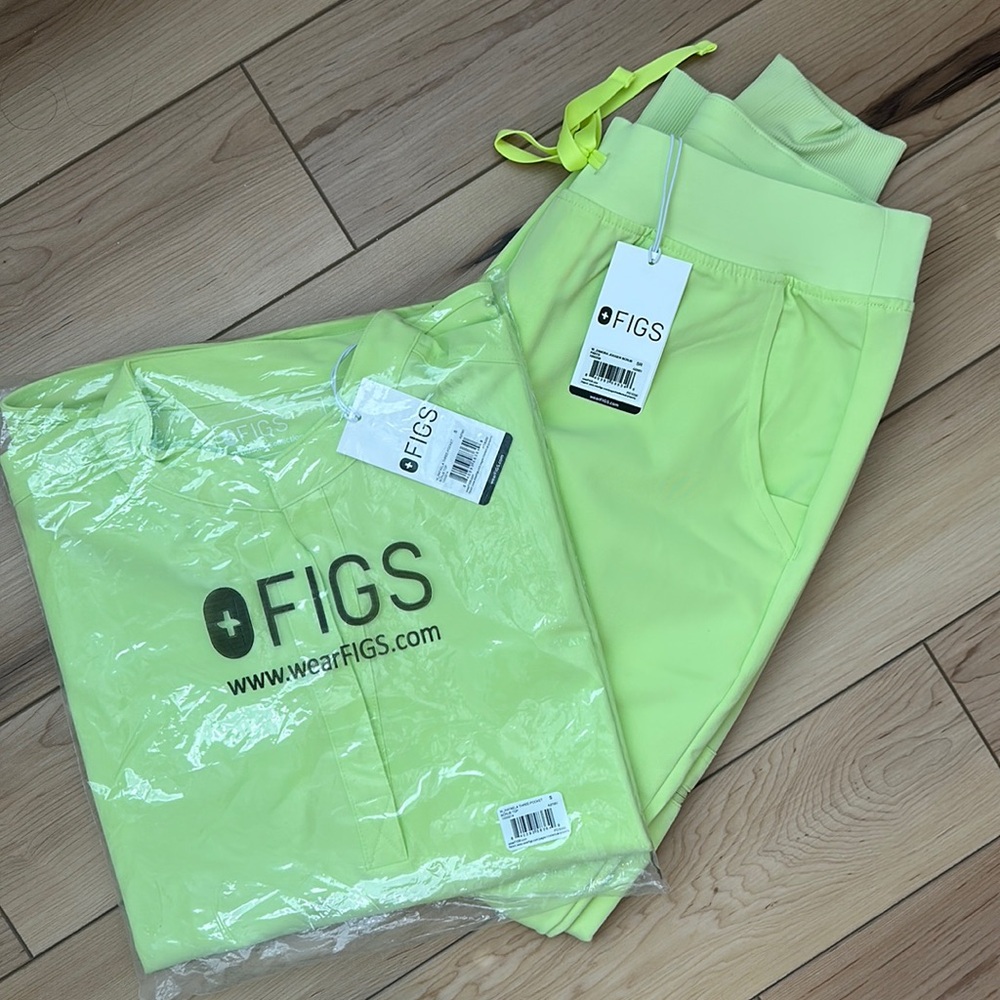 NWT FIGS scrub set - COLOR: Sea Mist